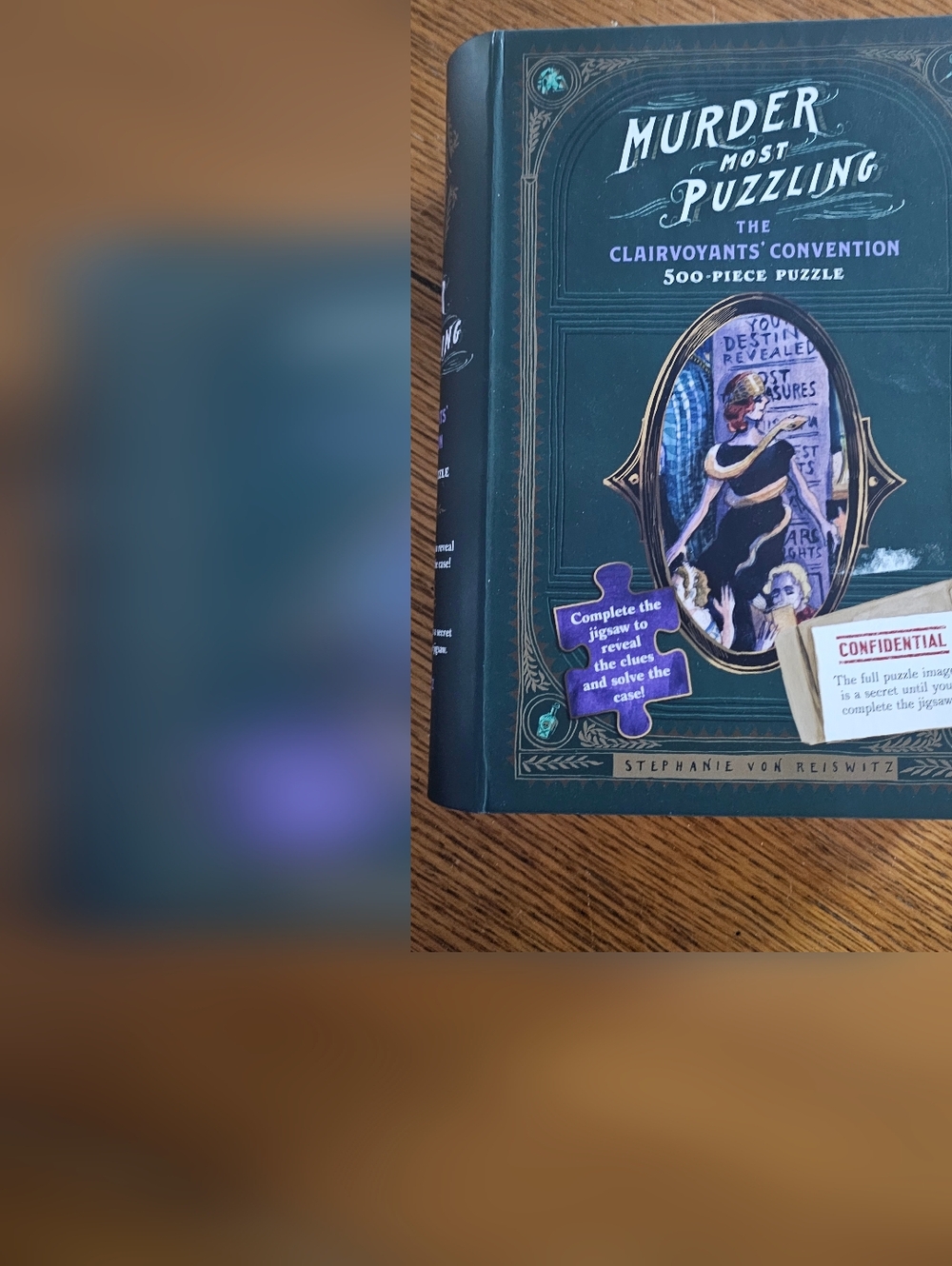 Murder Most Puzzling: The Clairvoyants' Convention 500-Piece Puzzle - Green